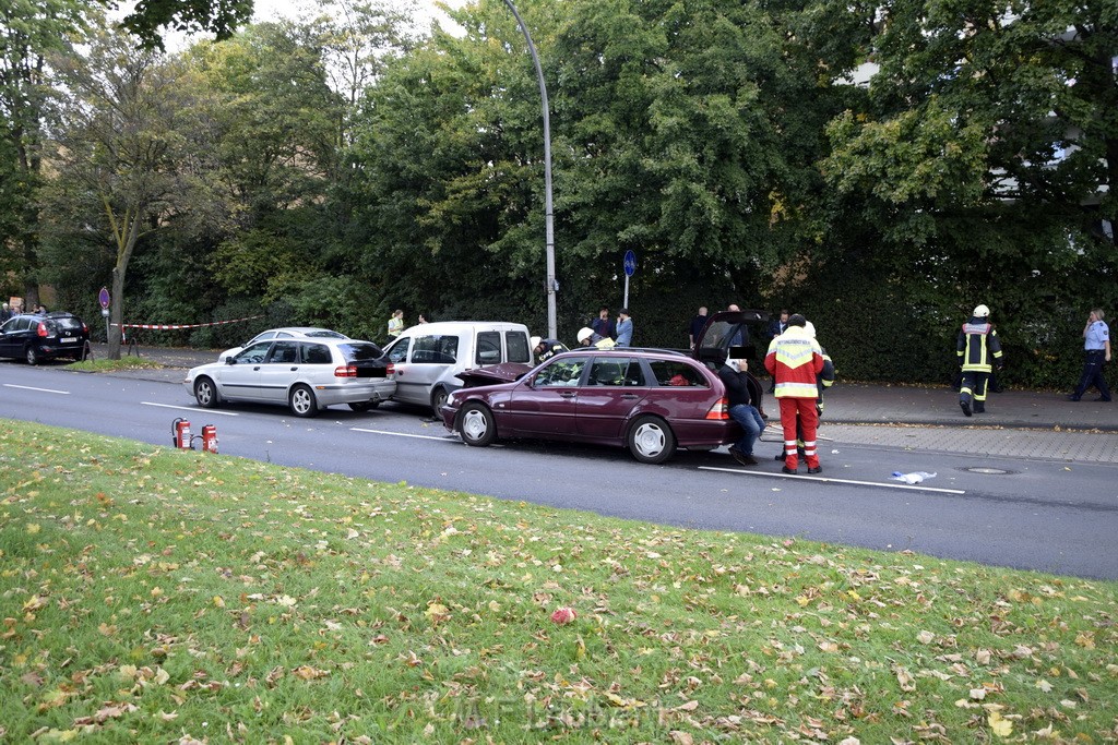 VU Koeln Buchheim Frankfurterstr Beuthenerstr P016.JPG - Miklos Laubert